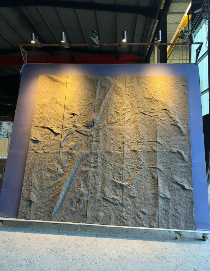 Grand panneau Pierre Dimensions : 60 cm × 290 cm, épaisseur 8 cm